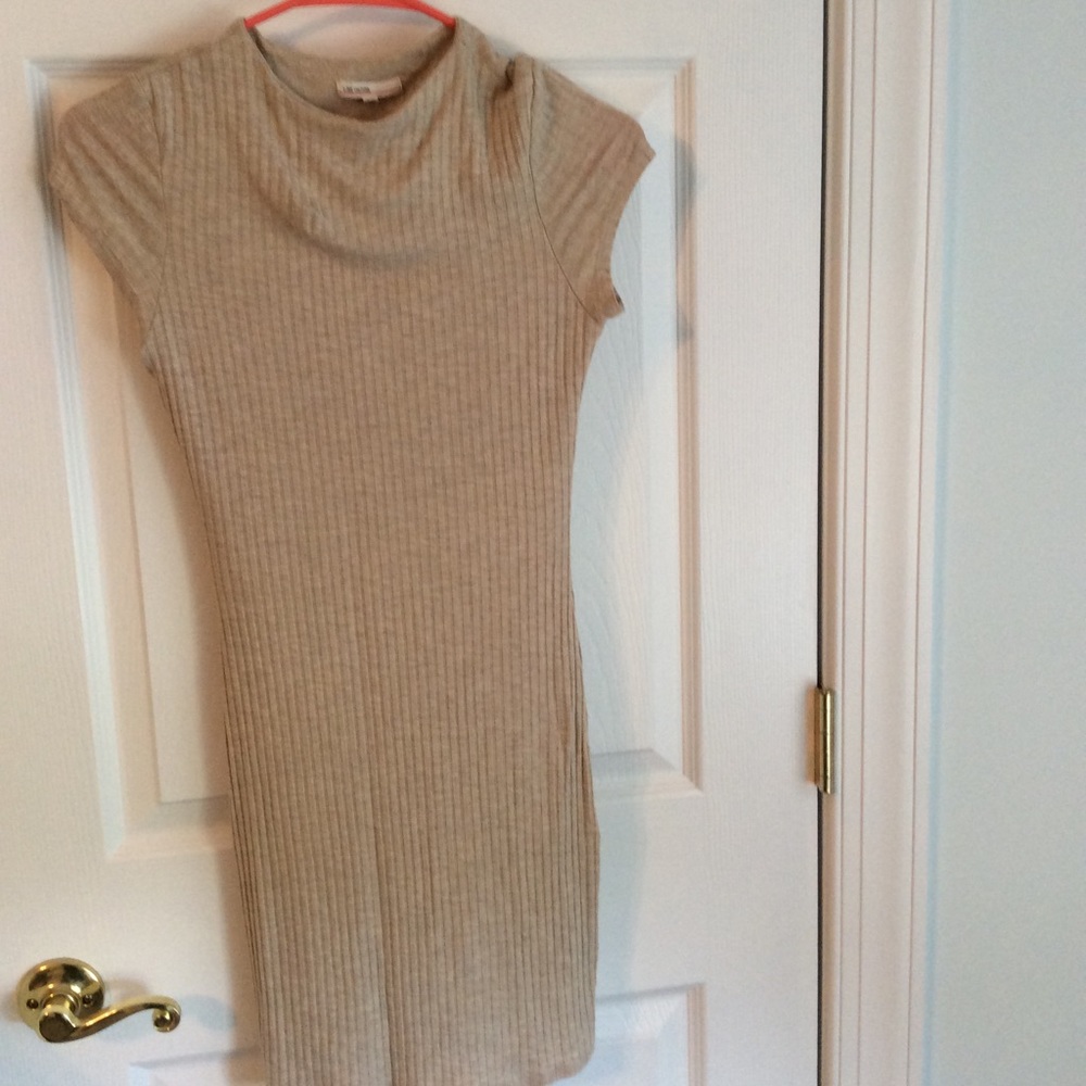 Love Culture Dress. Medium - Picture 1 of 2